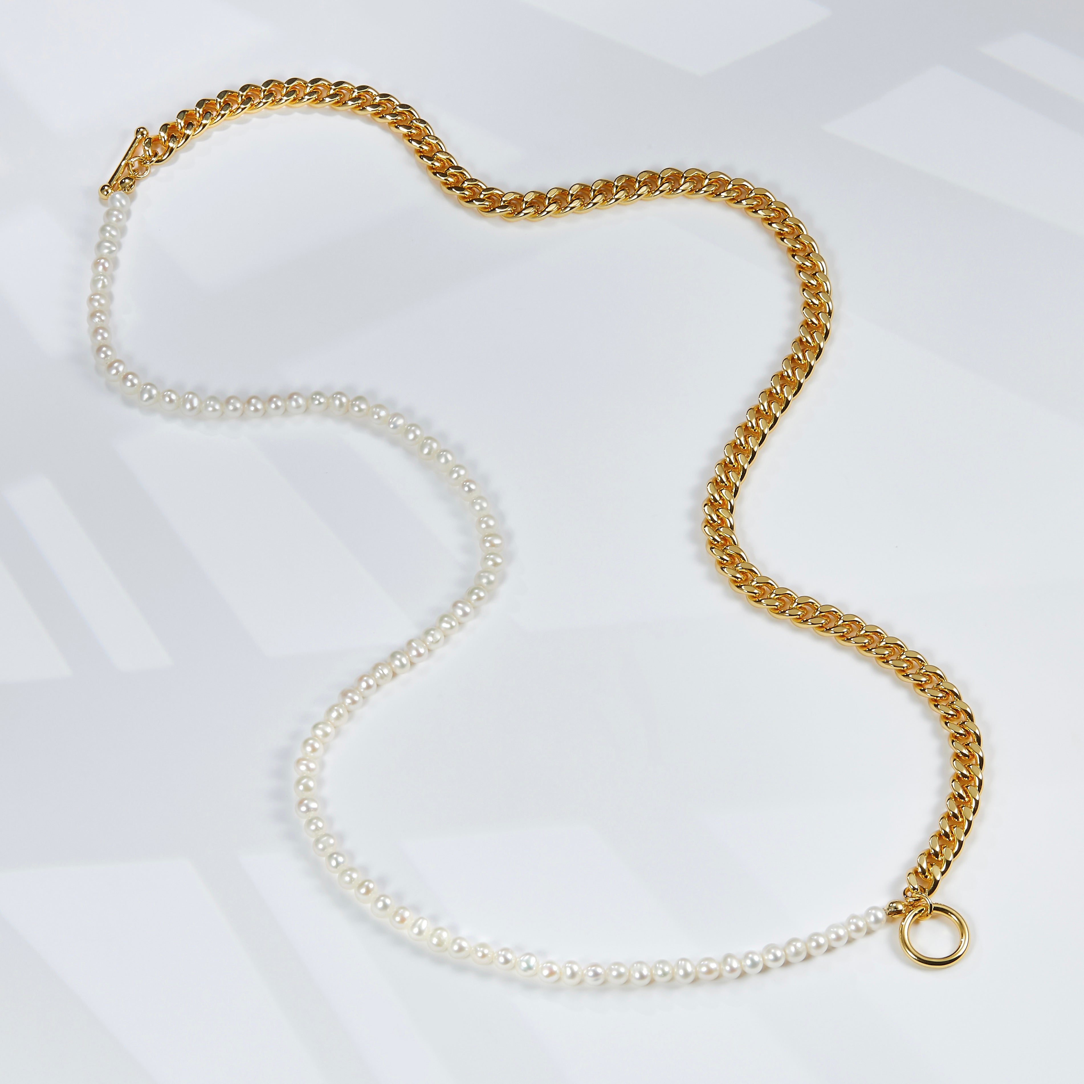 Étreinte d’Or Choker Necklace
