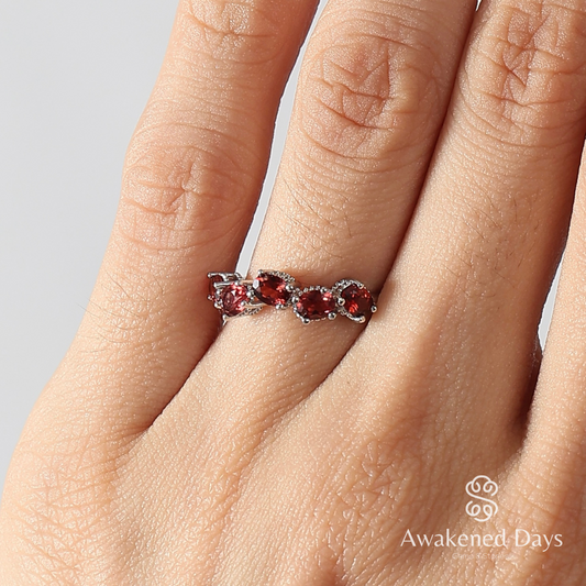 Wave Ring - Featuring Garnet