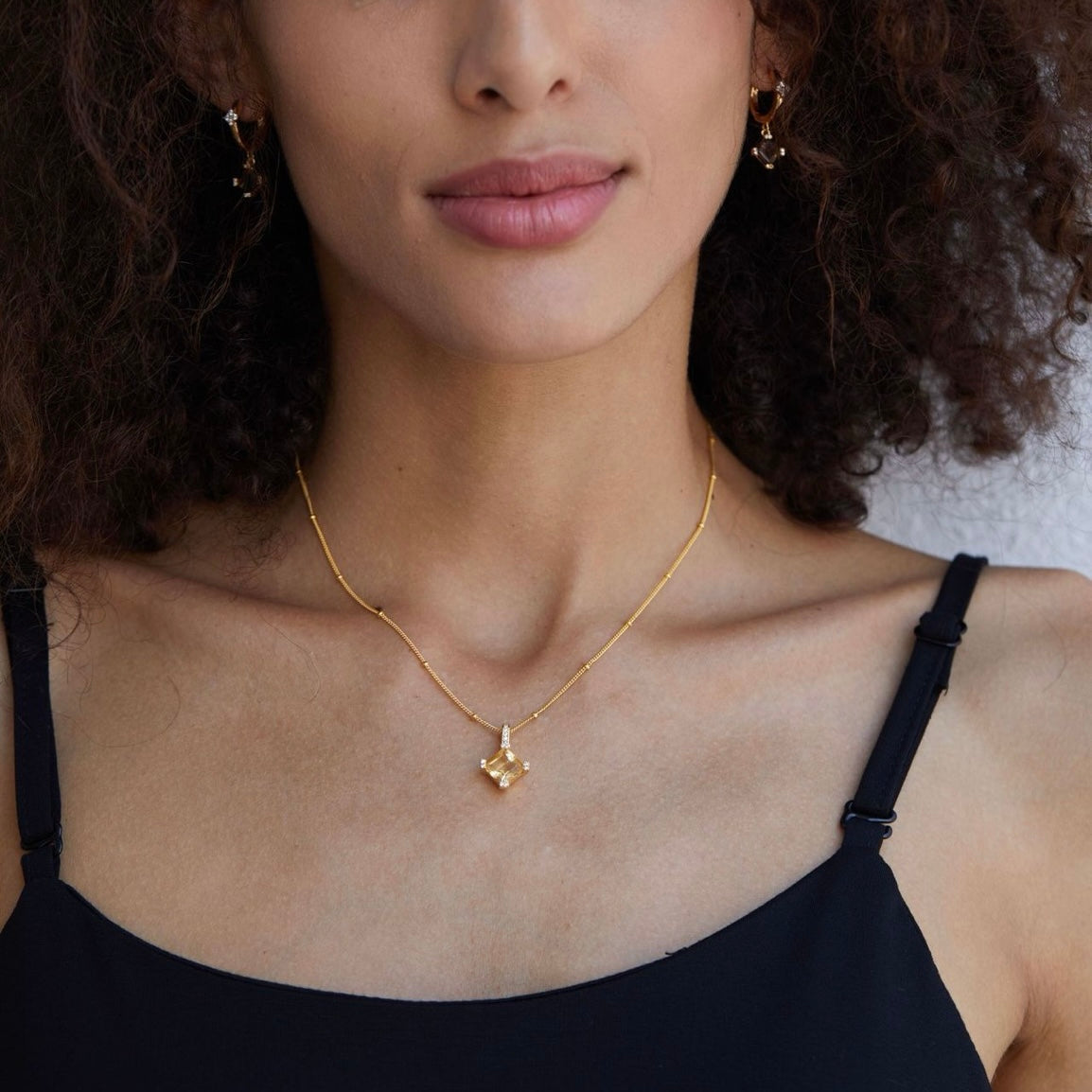 Stellar Frame Necklace