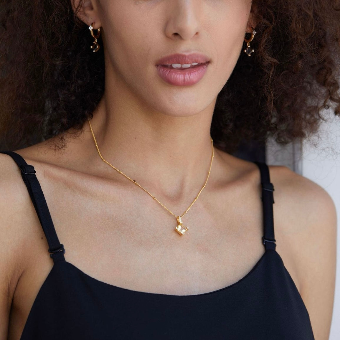 Stellar Frame Necklace